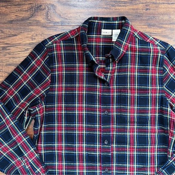 LL Bean • Scotch Plaid Flannel Shirt Relaxed fit 273137 black tartan button down - Picture 3 of 8